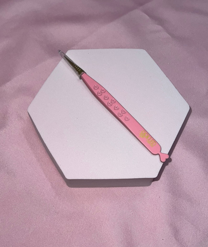 Pink heart fiber grip tweezers