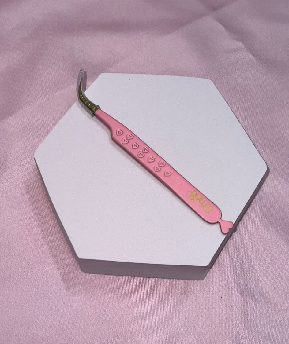 Pink heart fiber grip tweezers