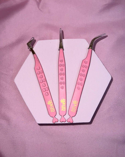 Pink heart fiber grip tweezers